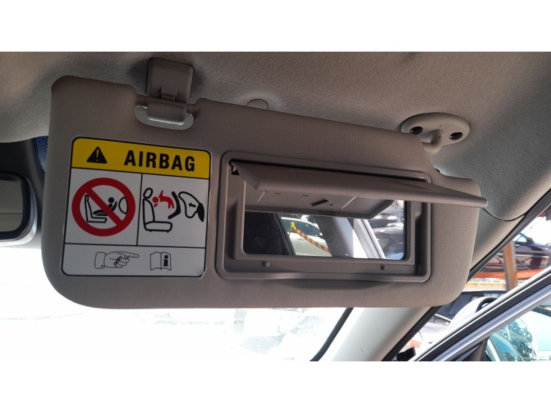 Recambio de parasol derecho para ssangyong tivoli 1.5 referencia OEM IAM 7612035100LBH  