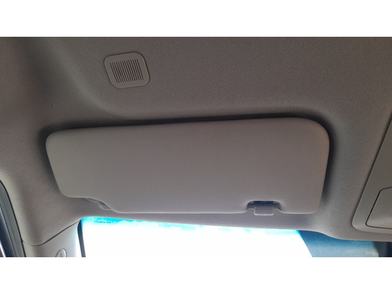 Recambio de parasol izquierdo para ssangyong tivoli 1.5 referencia OEM IAM 7611035100LBH  