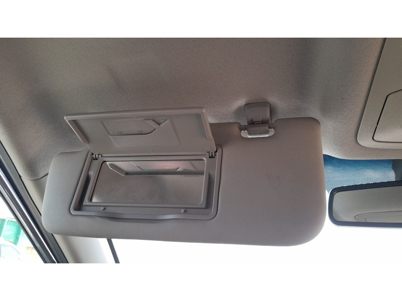 Recambio de parasol izquierdo para ssangyong tivoli 1.5 referencia OEM IAM 7611035100LBH  