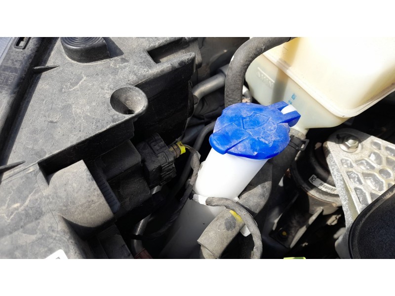 Recambio de deposito limpia para ssangyong tivoli 1.5 referencia OEM IAM 7841035001  