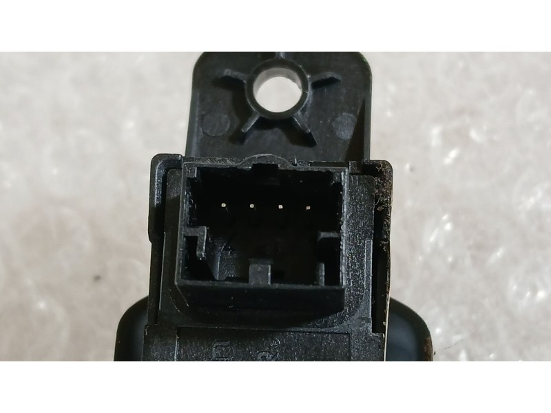 Recambio de mando elevalunas delantero derecho para fiat 500 (312_) 1.0 mild hybrid (312.ayd1b) referencia OEM IAM 7356294040  