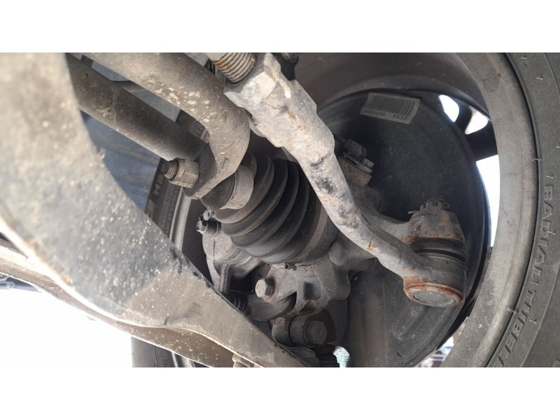 Recambio de mangueta delantera derecha para ssangyong tivoli 1.5 referencia OEM IAM 4122035000  