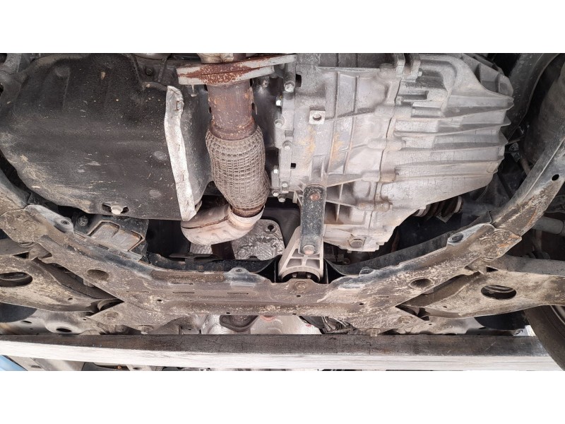 Recambio de puente delantero para ssangyong tivoli 1.5 referencia OEM IAM 4010035102  