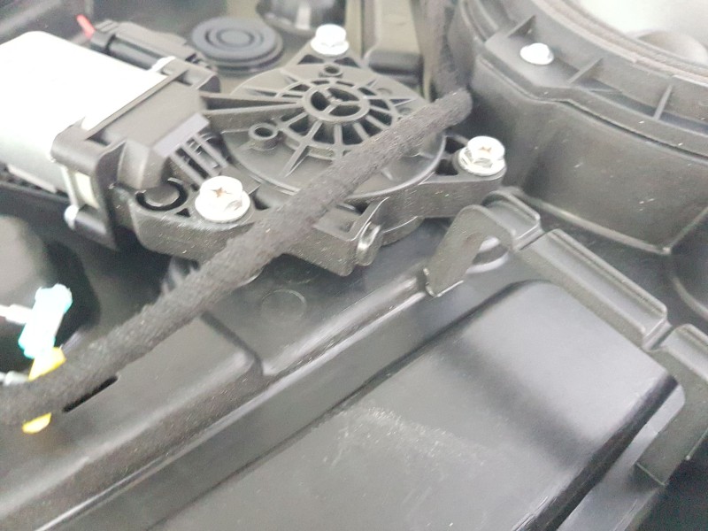 Recambio de elevalunas trasero derecho para kg mobility korando (c300) 1.5 referencia OEM IAM 7347137000  