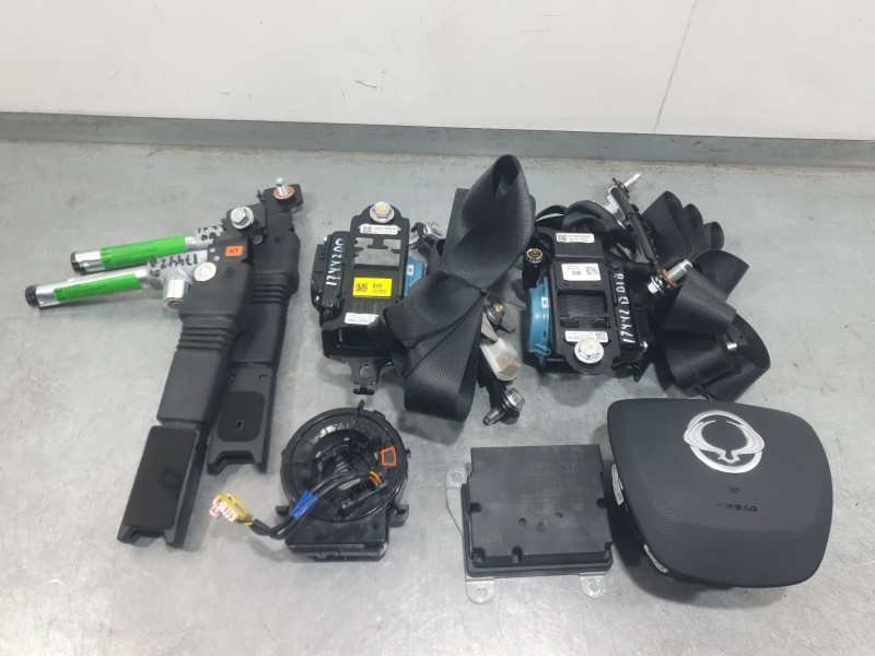 Recambio de kit airbag para kg mobility korando (c300) 1.5 referencia OEM IAM 8620137501LBH C/SALPICADERO Y PRETENSORES 86201375