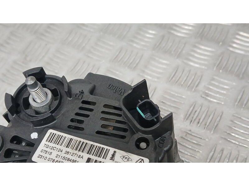 Recambio de alternador para renault clio iv business referencia OEM IAM 231007865R VALEO TG12C124