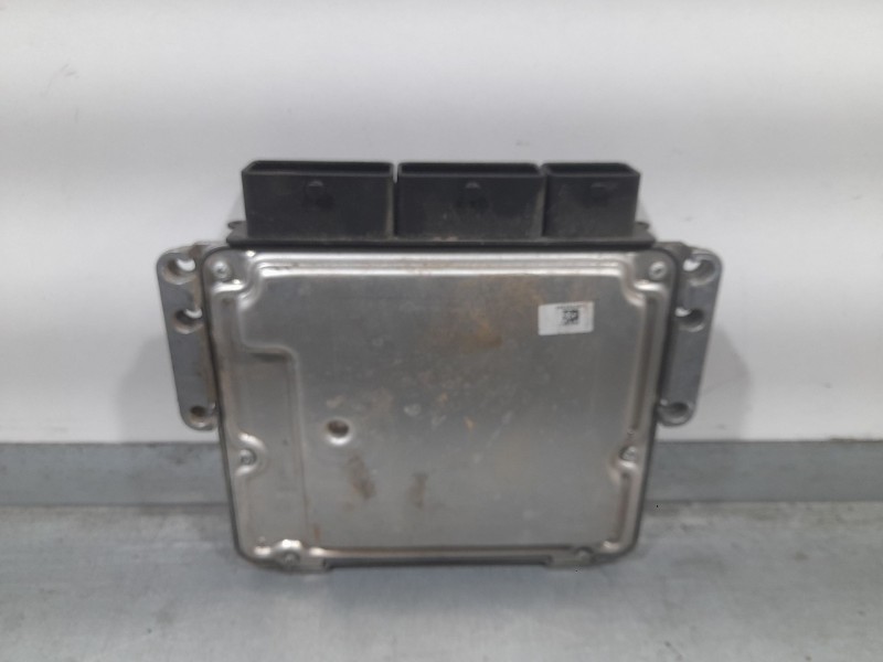 Recambio de centralita motor uce para renault clio iv (bh_) 1.5 dci 75 referencia OEM IAM 237106319R BOSCH 0281032811