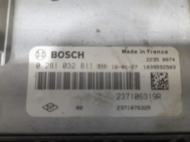 Recambio de centralita motor uce para renault clio iv (bh_) 1.5 dci 75 referencia OEM IAM 237106319R BOSCH 0281032811