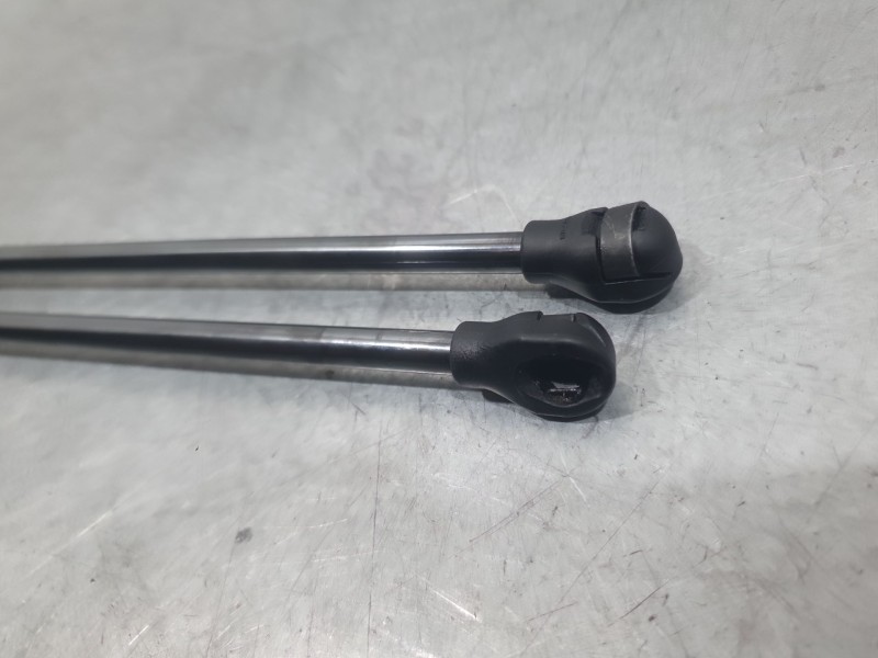 Recambio de amortiguadores maletero / porton para dacia sandero iii 1.0 tce 90 referencia OEM IAM 904525475R  