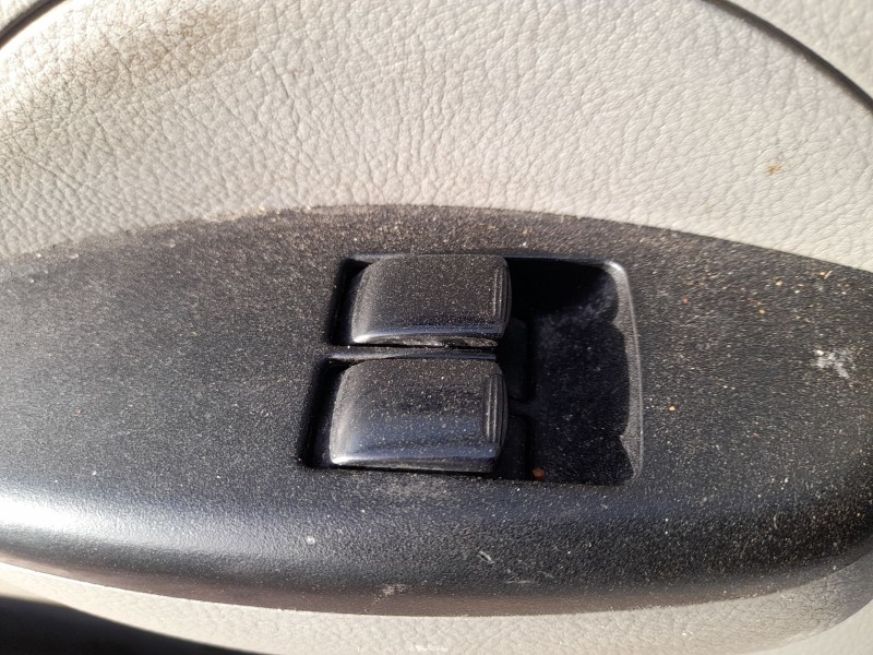 Recambio de mando elevalunas delantero izquierdo para daewoo kalos (klas) 1.4 referencia OEM IAM 96540780  