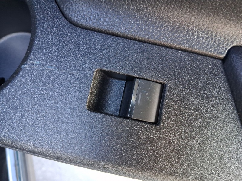 Recambio de mando elevalunas trasero derecho para toyota c-hr (_x1_) 2.0 hybrid (maxh10)10 referencia OEM IAM 84810F4020  