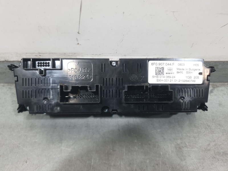 Recambio de mando climatizador para seat arona (kj7, kjp) 1.0 tgi referencia OEM IAM 6F0907044F  