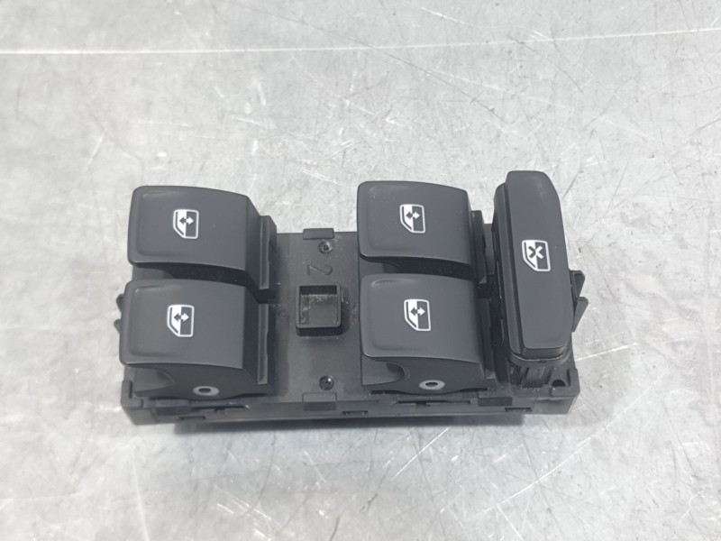 Recambio de mando elevalunas delantero izquierdo para seat arona (kj7, kjp) 1.0 tgi referencia OEM IAM 5G0959857F C/ MANDO RETRO