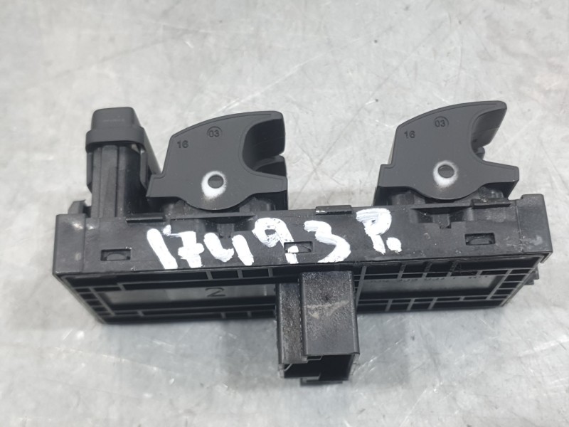 Recambio de mando elevalunas delantero izquierdo para seat arona (kj7, kjp) 1.0 tgi referencia OEM IAM 5G0959857F C/ MANDO RETRO