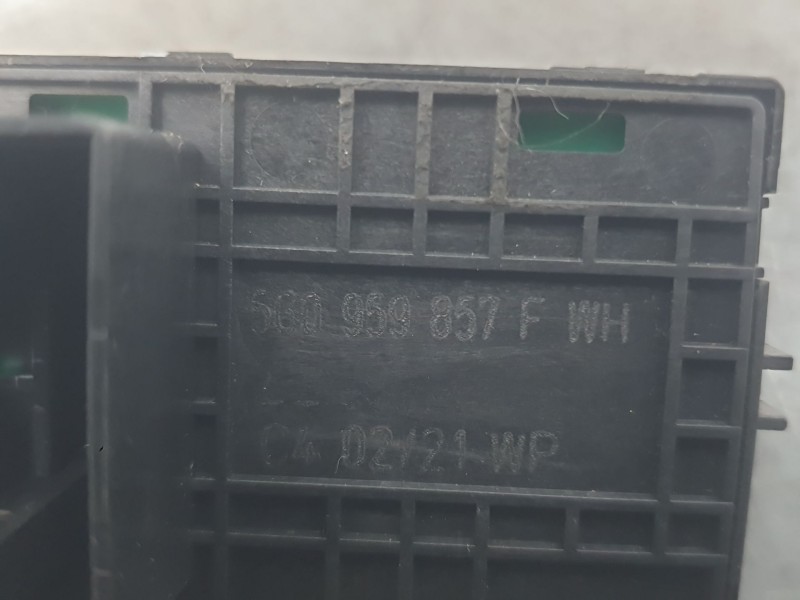 Recambio de mando elevalunas delantero izquierdo para seat arona (kj7, kjp) 1.0 tgi referencia OEM IAM 5G0959857F C/ MANDO RETRO