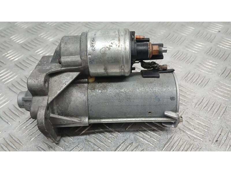 Recambio de motor arranque para renault clio iv business referencia OEM IAM 233003329R VALEO TS12E9