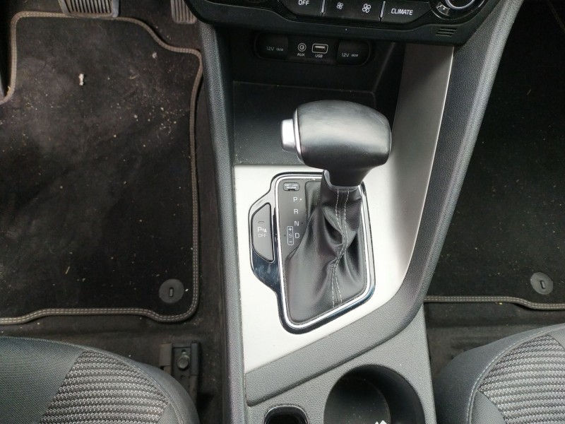 Recambio de palanca cambio para kia niro i (de) 1.6 gdi hybrid referencia OEM IAM 46710D4430  