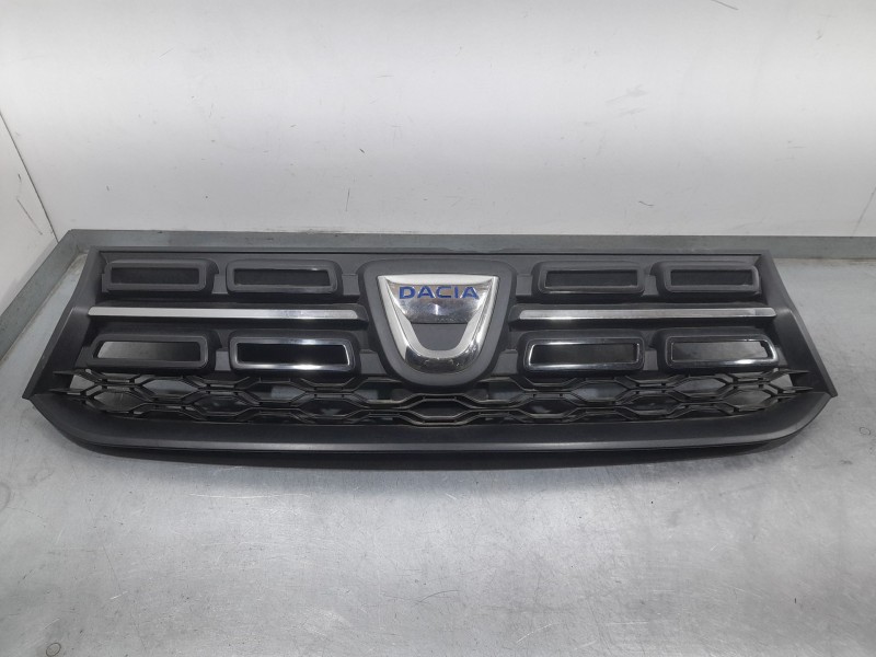 Recambio de rejilla delantera para dacia logan ii tce 90 lpg referencia OEM IAM 623108484R  