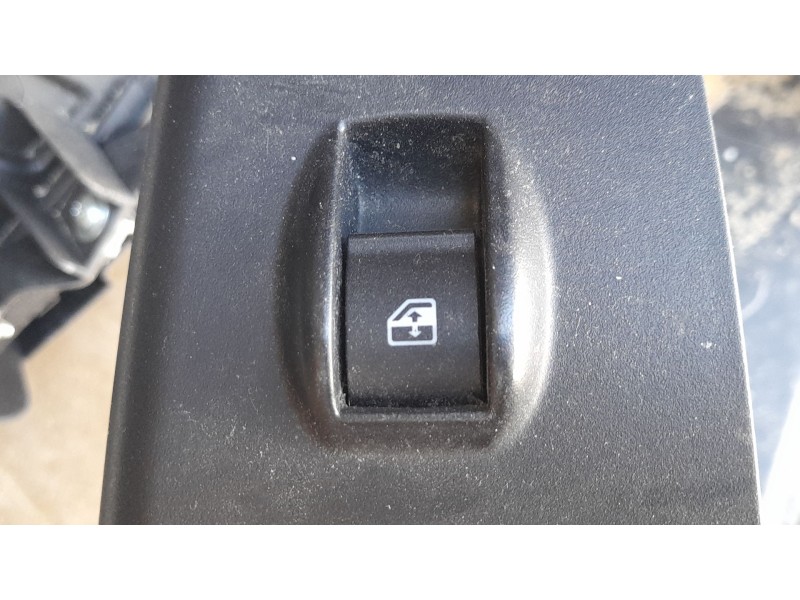 Recambio de mando elevalunas delantero derecho para fiat doblo cargo (263_) 1.3 d multijet (263wxu1a) referencia OEM IAM 7354986