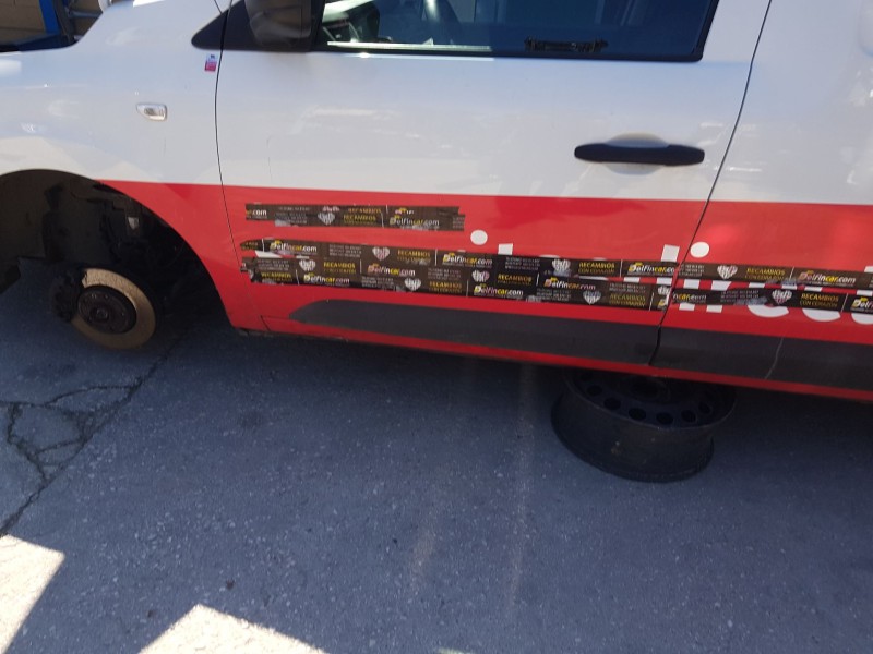 Recambio de puerta delantera izquierda para renault express furgoneta/monovolumen 1.5 blue dci 75 (f6aa) referencia OEM IAM 8010