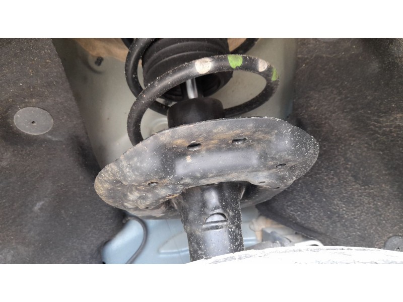 Recambio de amortiguador delantero derecho para renault megane iv hatchback (b9a/m/n_) 1.2 tce 130 (b9mr) referencia OEM IAM 543
