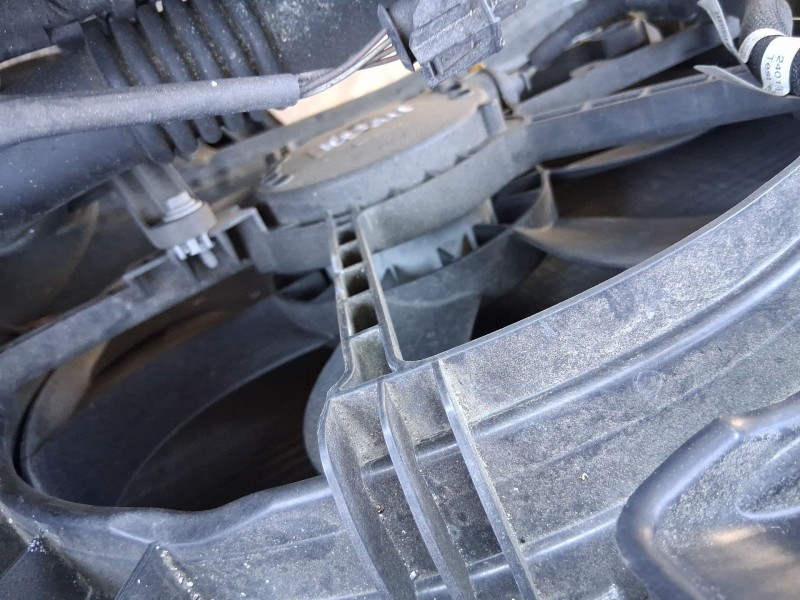 Recambio de electroventilador para renault megane iv hatchback (b9a/m/n_) 1.2 tce 130 (b9mr) referencia OEM IAM 214813939R  