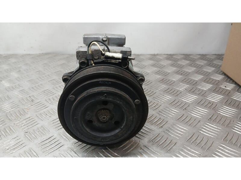Recambio de compresor aire acondicionado para renault laguna (b56) referencia OEM IAM 7700111289 SANDEN 8074A SD7H15