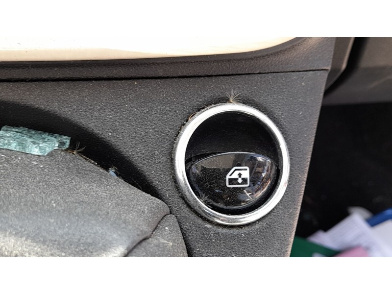 Recambio de mando elevalunas delantero derecho para fiat 500 (312_) 1.0 mild hybrid (312.ayd1b) referencia OEM IAM 735450602  