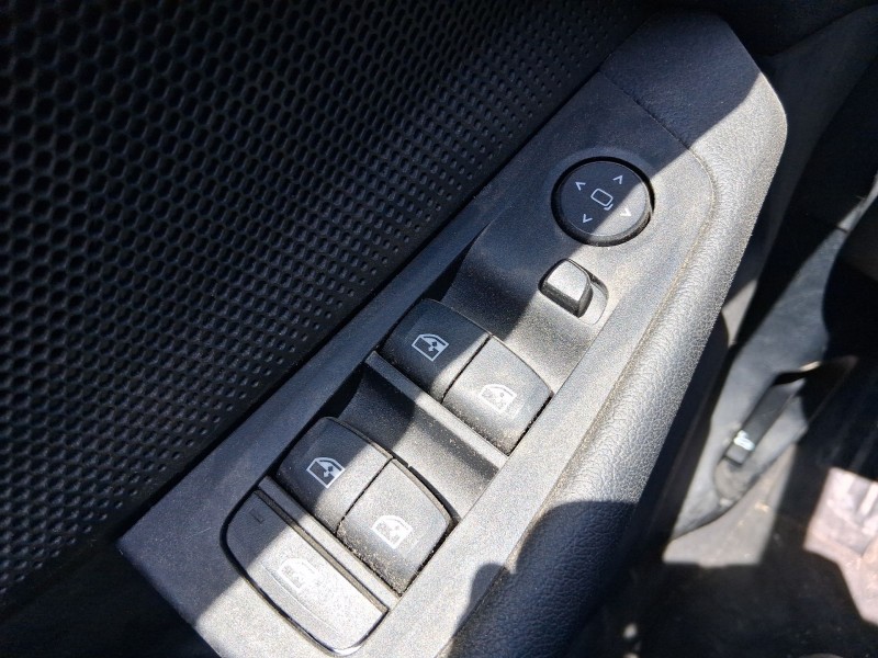 Recambio de mando elevalunas delantero izquierdo para bmw 1 (f40) 116 d referencia OEM IAM 61317950751 C/MANDO RETROVISOR 