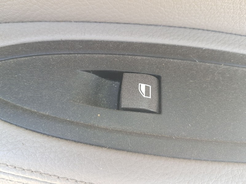 Recambio de mando elevalunas delantero derecho para bmw 1 (f20) 116 d referencia OEM IAM 61319208107  