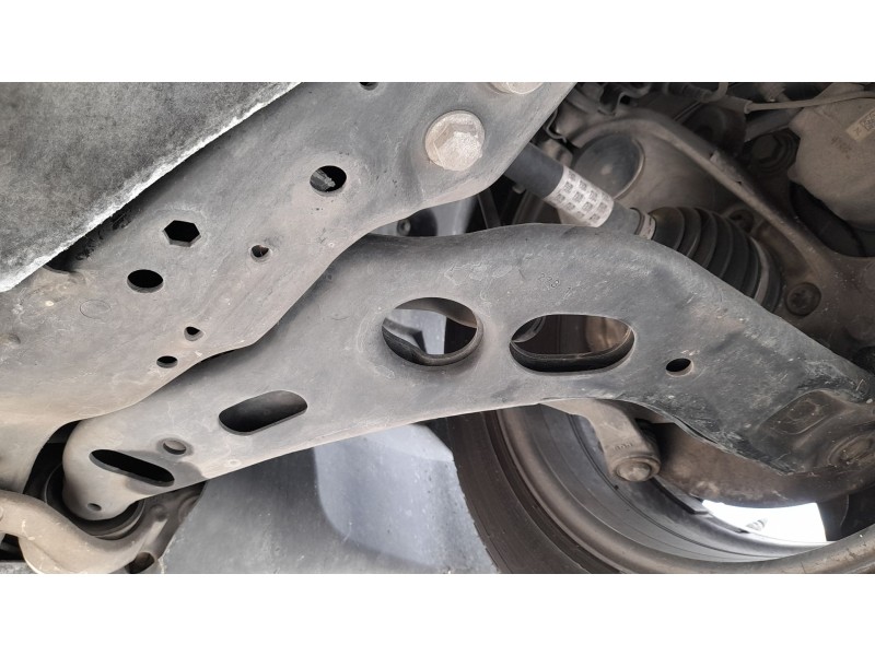 Recambio de brazo suspension inferior delantero izquierdo para bmw 1 (f40) 116 d referencia OEM IAM 31126879843  