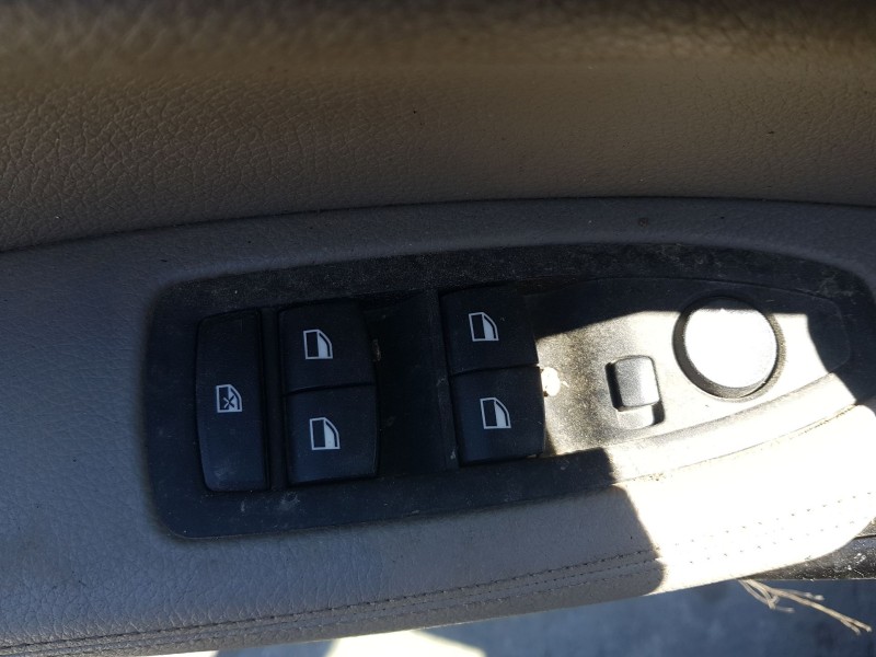 Recambio de mando elevalunas delantero izquierdo para bmw 1 (f20) 116 d referencia OEM IAM 61319208109 C/ MANDO RETROVISOR 