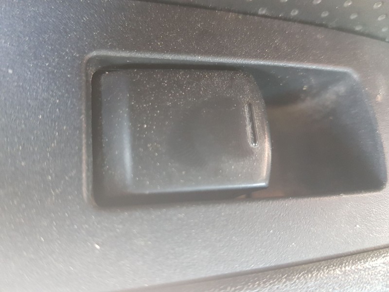 Recambio de mando elevalunas trasero derecho para nissan x-trail ii (t31) 2.0 dci 4x4 referencia OEM IAM 25411JG05A  