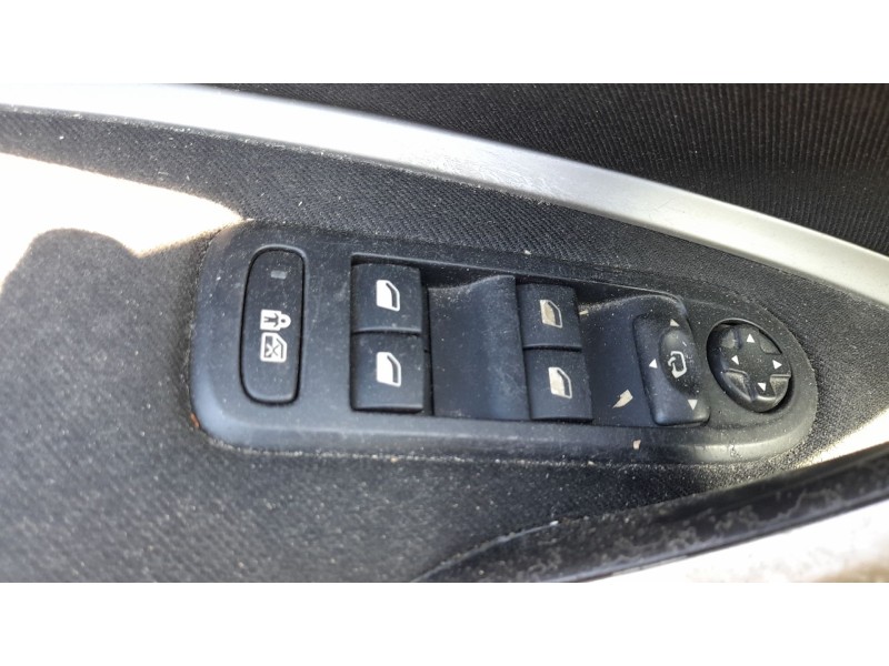 Recambio de mando elevalunas delantero izquierdo para citroën c5 iii (rd_) 2.0 hdi 140 referencia OEM IAM 649028 C/MANDO RETROVI