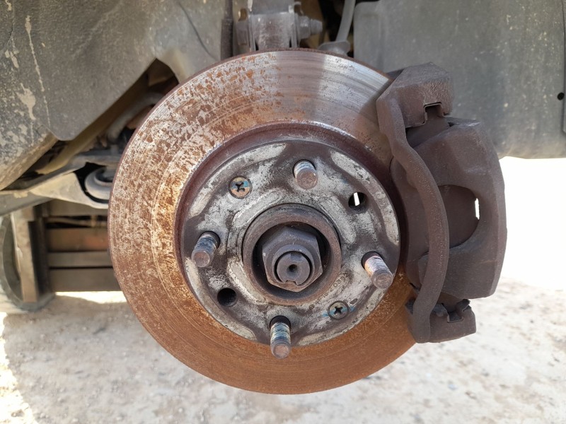 Recambio de mangueta delantera derecha para daewoo kalos (klas) 1.4 referencia OEM IAM 96870494  