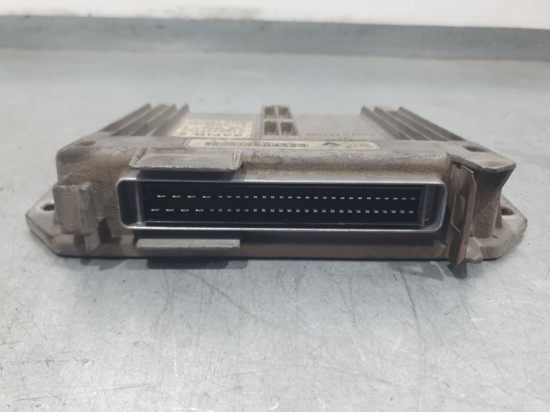 Recambio de centralita motor uce para renault clio ii (bb_, cb_) 1.2 (bb0a, bb0f, bb10, bb1k, bb28, bb2d, bb2h, cb0a,... referen