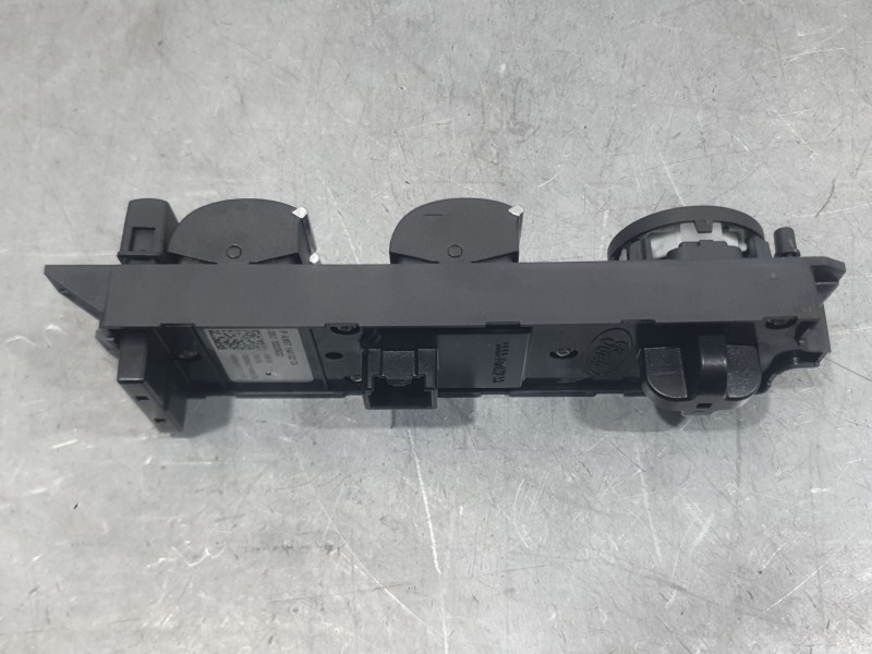 Recambio de mando elevalunas delantero izquierdo para ford focus iii 1.6 ecoboost referencia OEM IAM AM5T14A132CA C/MANDO RETROV