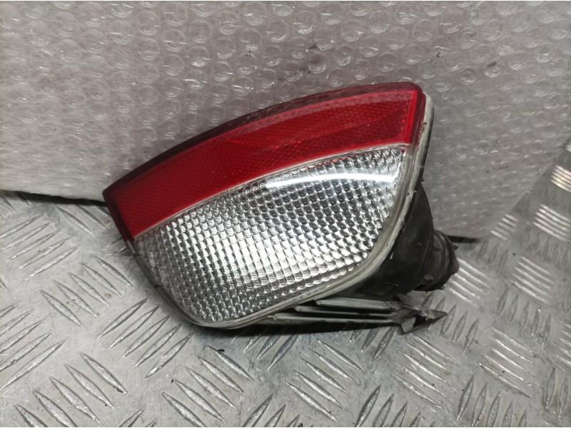 Recambio de piloto trasero derecho paragolpes para ford focus lim. (cb4) trend referencia OEM IAM 5M5115K272AA  TOCADO