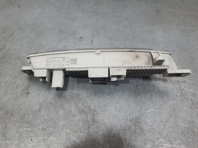 Recambio de piloto delantero izquierdo para citroën c-elysee (dd_) 1.2 vti 82 referencia OEM IAM 9812662180 LUZ DIURNA VALEO 892