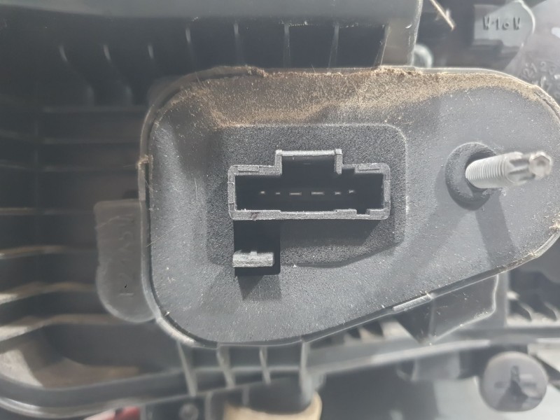 Recambio de piloto trasero derecho para citroën c-elysee (dd_) 1.2 vti 82 referencia OEM IAM 9818810280 90121241 VALEO