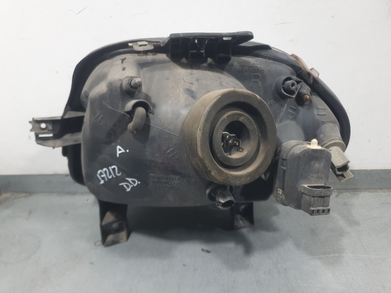 Recambio de faro derecho para renault clio ii (bb_, cb_) 1.2 (bb0a, bb0f, bb10, bb1k, bb28, bb2d, bb2h, cb0a,... referencia OEM 