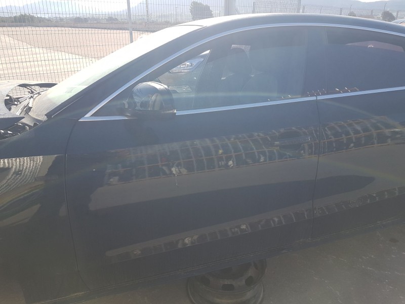 Recambio de puerta delantera izquierda para audi a5 sportback (8ta) 2.0 tdi referencia OEM IAM 8T8831051C  