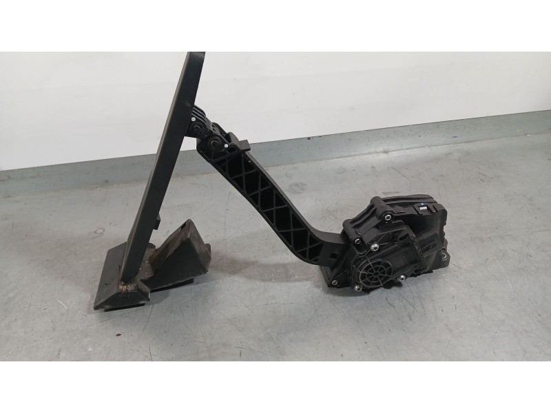 Recambio de potenciometro pedal para ssangyong tivoli 1.5 referencia OEM IAM   