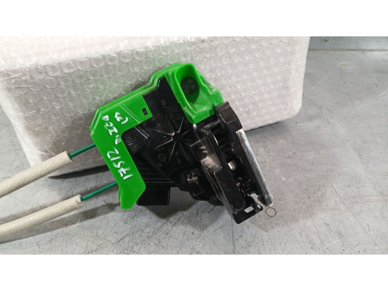 Recambio de cerradura puerta delantera izquierda para ssangyong tivoli 1.5 referencia OEM IAM 7121035021  