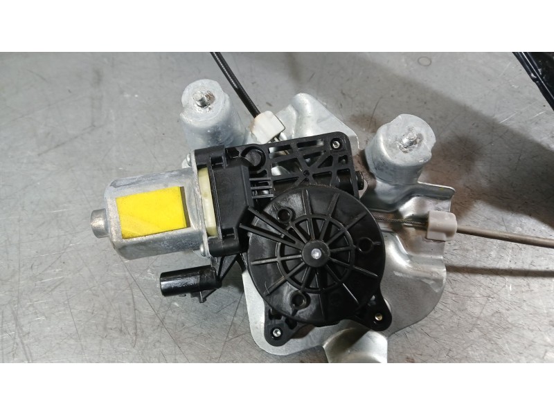 Recambio de elevalunas delantero derecho para ssangyong tivoli 1.5 referencia OEM IAM 7232135000  