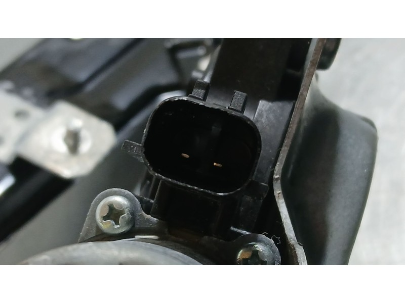 Recambio de elevalunas delantero derecho para ssangyong tivoli 1.5 referencia OEM IAM 7232135000  