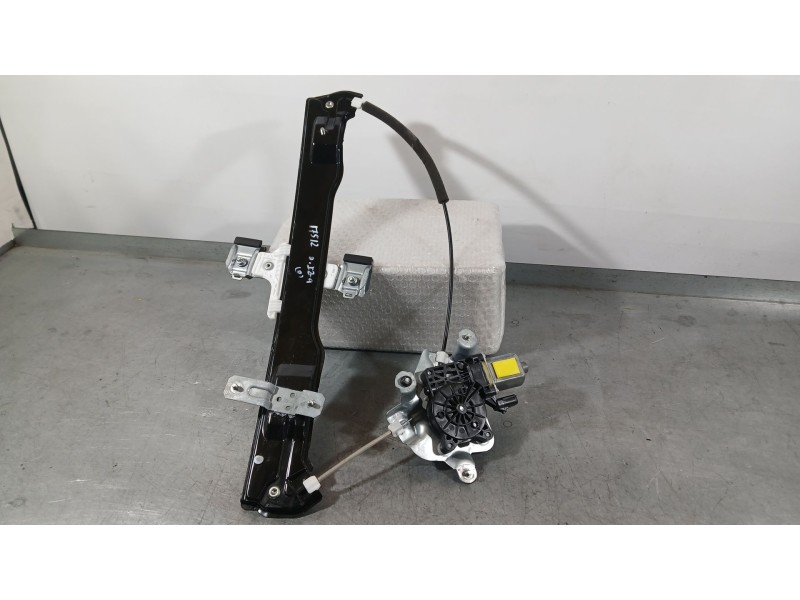 Recambio de elevalunas delantero izquierdo para ssangyong tivoli 1.5 referencia OEM IAM 7231135000  