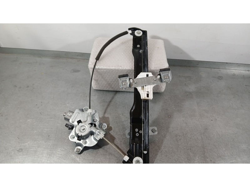 Recambio de elevalunas delantero izquierdo para ssangyong tivoli 1.5 referencia OEM IAM 7231135000  