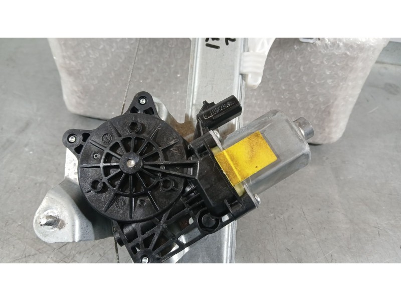 Recambio de elevalunas trasero derecho para ssangyong tivoli 1.5 referencia OEM IAM 98840X1010  