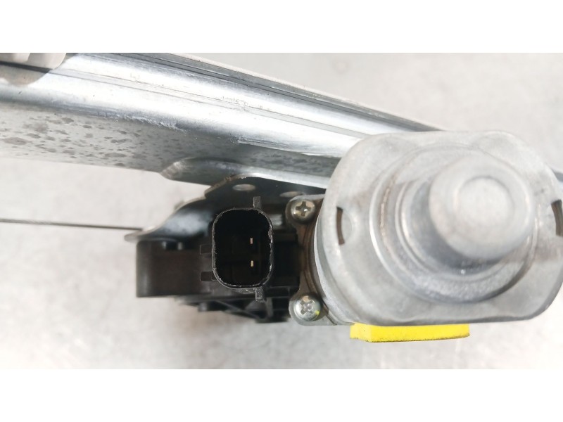 Recambio de elevalunas trasero derecho para ssangyong tivoli 1.5 referencia OEM IAM 98840X1010  